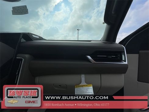 New 2025 GMC Yukon Denali w/ Sun & Power Step Package image 30