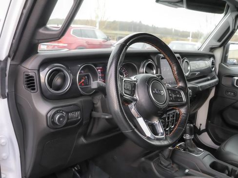 Used 2021 Jeep Wrangler Unlimited Rubicon w/ Trailer Tow Package image 16