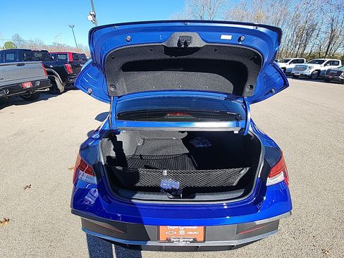 Used 2025 Hyundai Elantra SEL w/ Cargo Package image 31