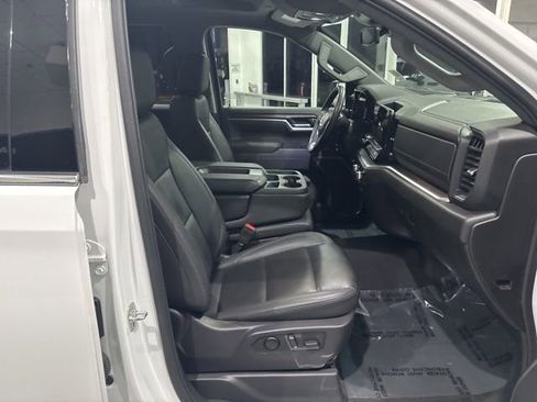 Used 2025 GMC Sierra 1500 SLT image 33