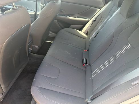 Certified 2025 Hyundai Elantra Sport FWD image 21