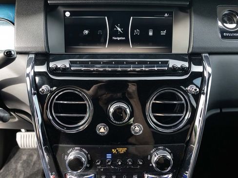 Certified 2021 Rolls-Royce Cullinan AWD/4WD image 42