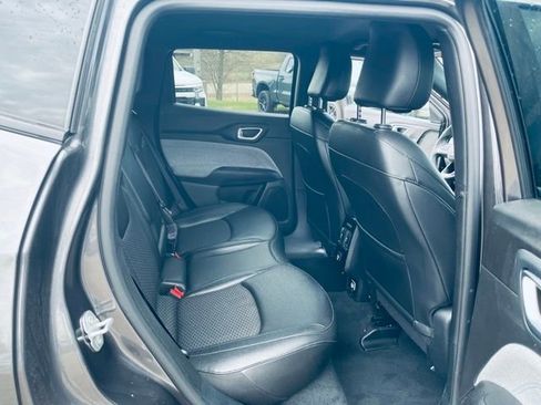 Used 2024 Jeep Compass Latitude image 25