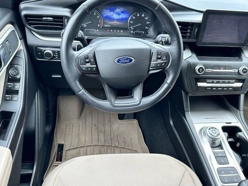 Used 2020 Ford Explorer XLT image 8
