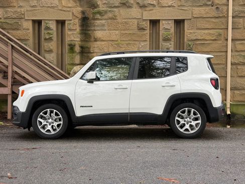 Used 2018 Jeep Renegade Latitude w/ UConnect 8.4 Nav Group image 35