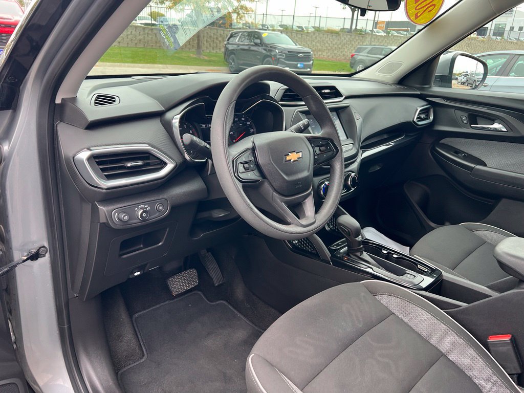 Used 2023 Chevrolet TrailBlazer LT FWD image 18