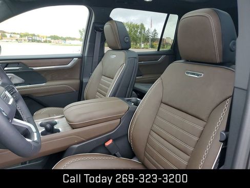 New 2026 GMC Acadia Denali Ultimate w/ LPO, Floor Liner Package image 21