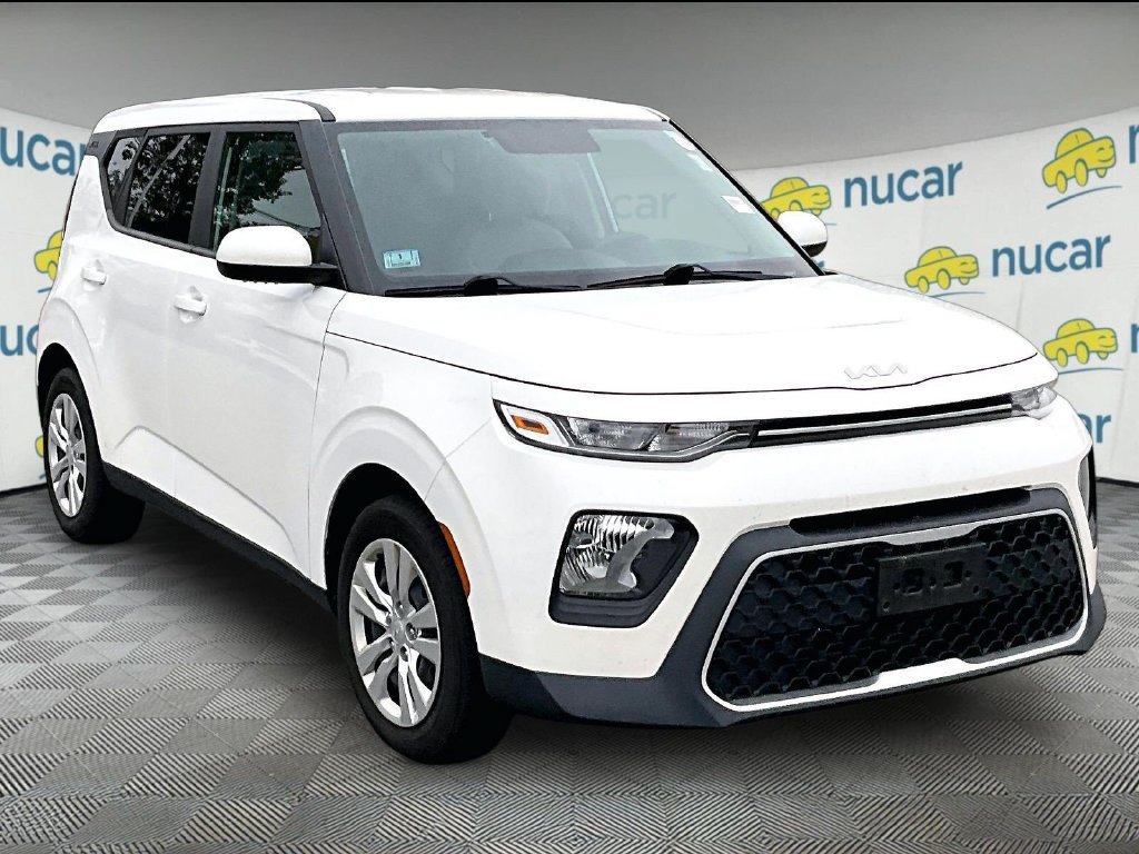 Used 2022 Kia Soul LX FWD image 1