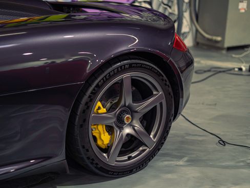Used 2005 Porsche Carrera GT RWD image 14