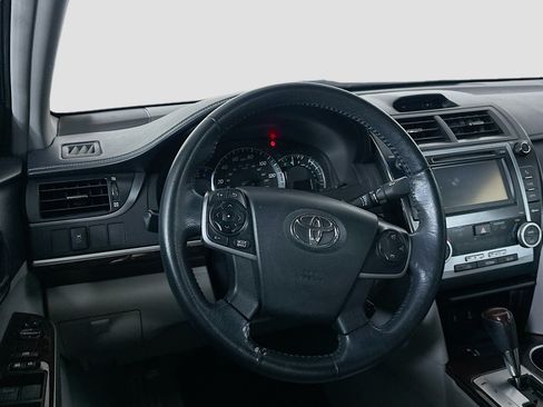 Used 2012 Toyota Camry XLE w/ Leather Pkg FWD image 18