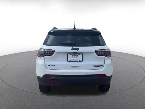 Used 2025 Jeep Compass Trailhawk AWD/4WD image 12