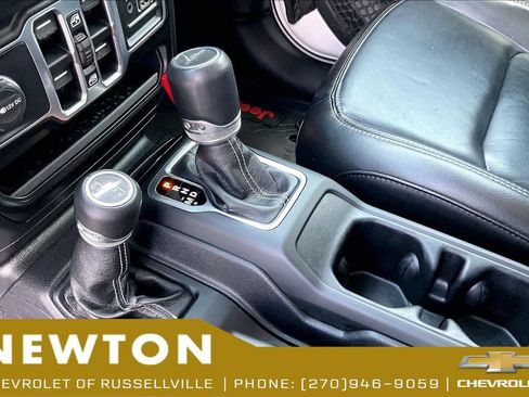 Used 2020 Jeep Gladiator Overland AWD/4WD image 15