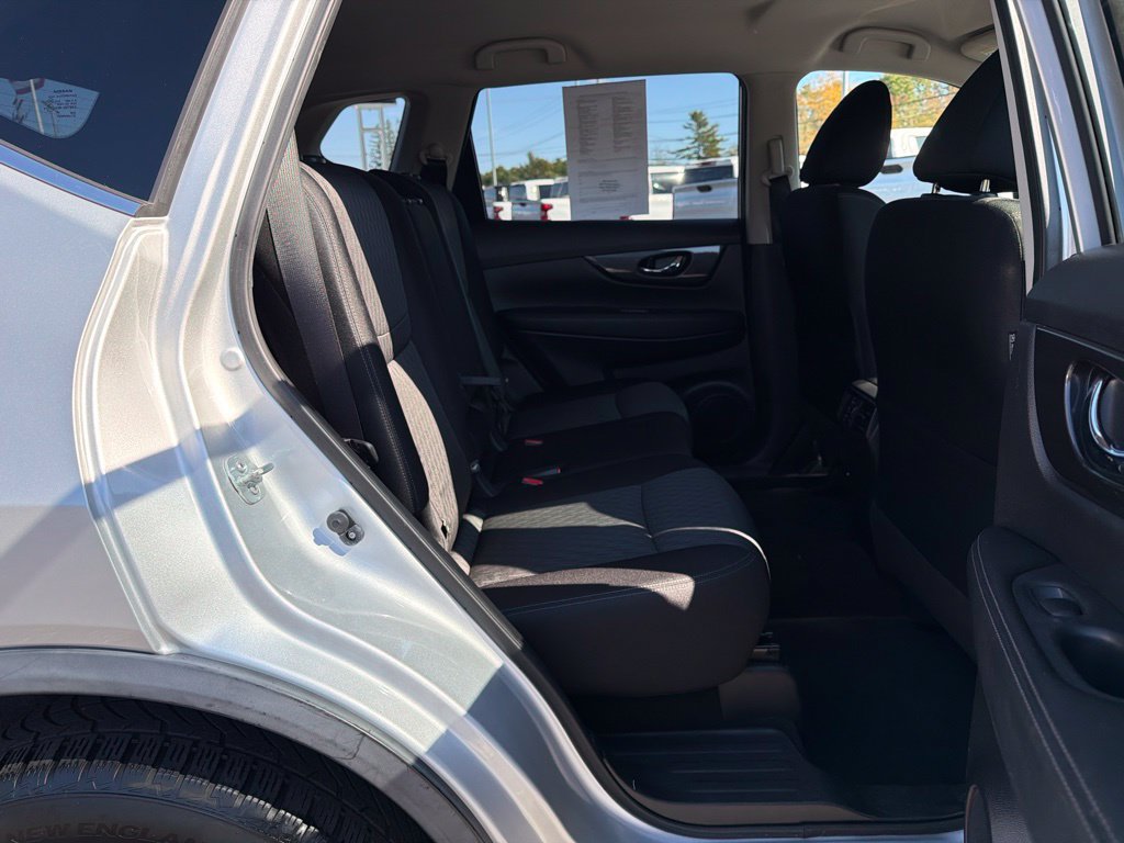 Used 2020 Nissan Rogue SV AWD/4WD image 28