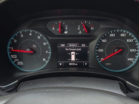 Used 2018 Chevrolet Equinox LT FWD image 27