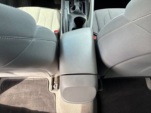 Used 2022 Hyundai Elantra SEL FWD image 24