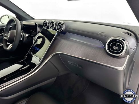 Used 2025 Mercedes-Benz GLC 350e GLC 350e image 30