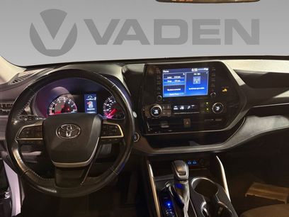 Used 2022 Toyota Highlander LE