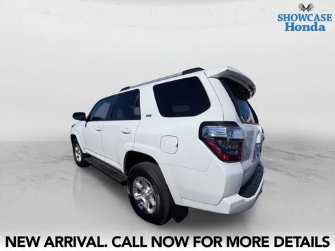 Used 2019 Toyota 4Runner SR5 AWD/4WD image 4
