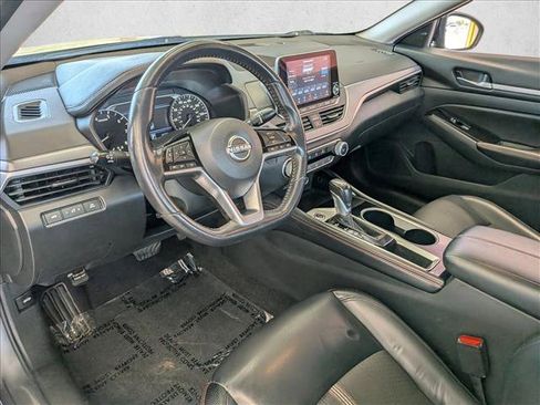 Used 2024 Nissan Altima 2.5 SR FWD image 12