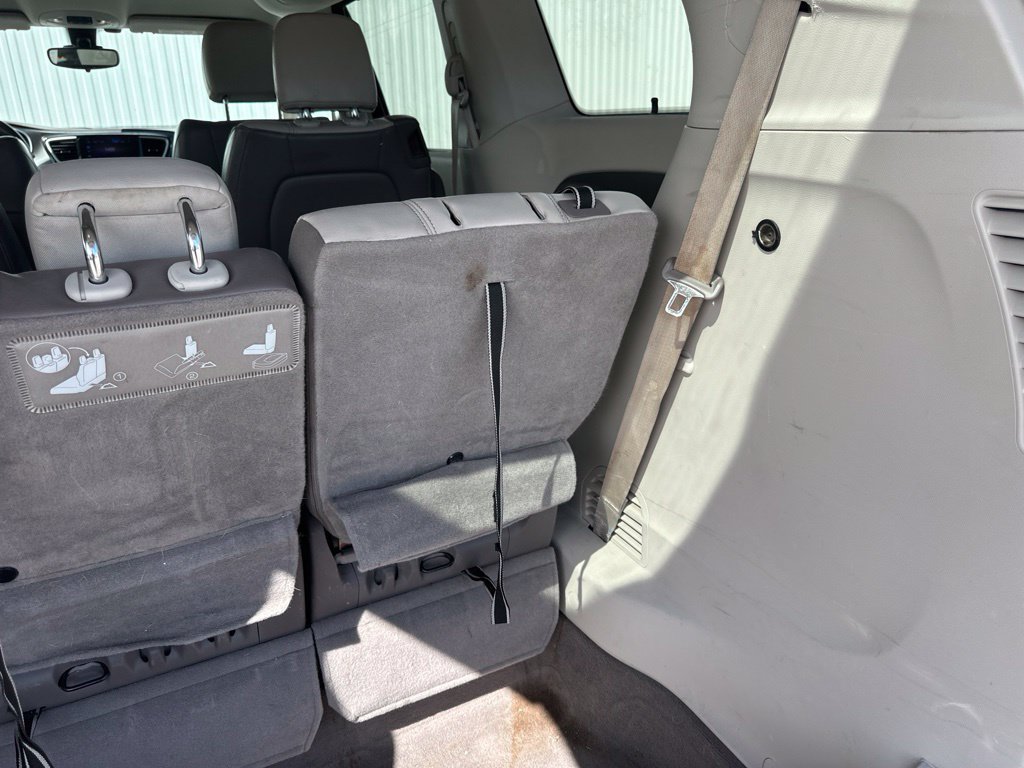 Used 2017 Chrysler Pacifica Touring-L FWD image 23