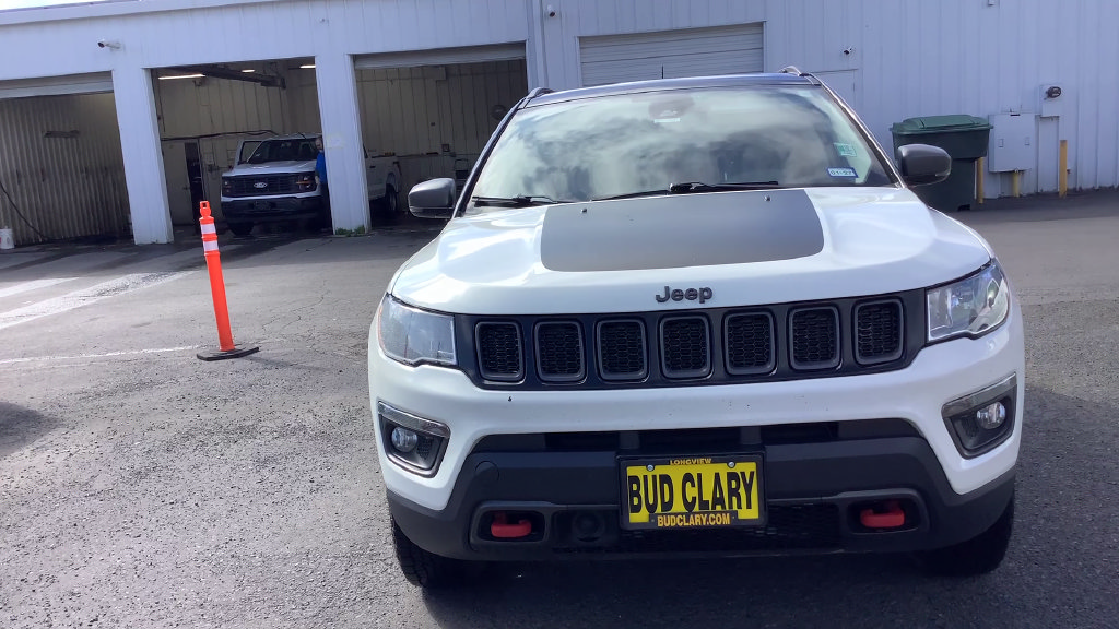 Used 2021 Jeep Compass Trailhawk w/ Sun and Sound Group AWD/4WD image 2