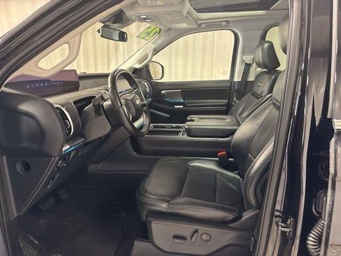 Used 2025 Ford Expedition Platinum AWD/4WD image 14