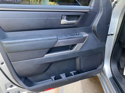 Used 2022 Toyota Tundra SR5 w/ SR5 Convenience Package AWD/4WD image 23