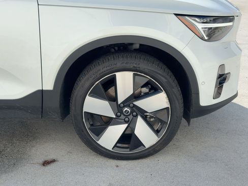 Certified 2023 Volvo XC40 Recharge Ultimate image 11