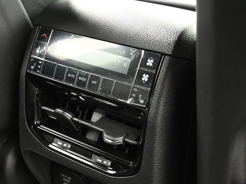 Used 2024 Jeep Grand Cherokee L Overland image 34