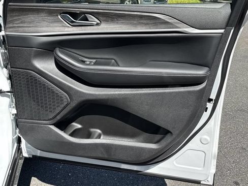 New 2027 Jeep Grand Cherokee Limited AWD/4WD image 14