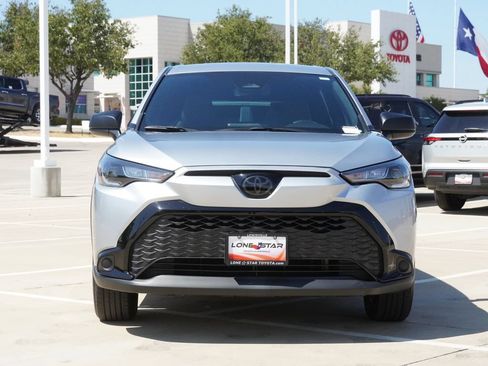 Used 2024 Toyota Corolla Cross AWD Hybrid image 3