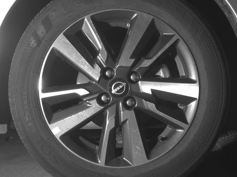 Used 2025 Nissan Versa SV FWD image 16