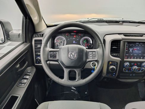 Used 2019 RAM 1500 Express w/ Express Value Package AWD/4WD image 34