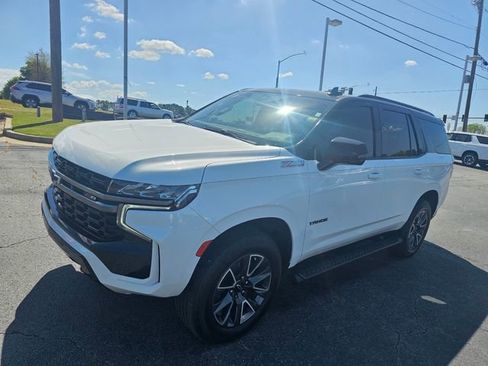Used 2022 Chevrolet Tahoe Z71 w/ Luxury Package image 4