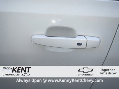 Certified 2023 GMC Acadia SLT w/ Preferred Package image 23