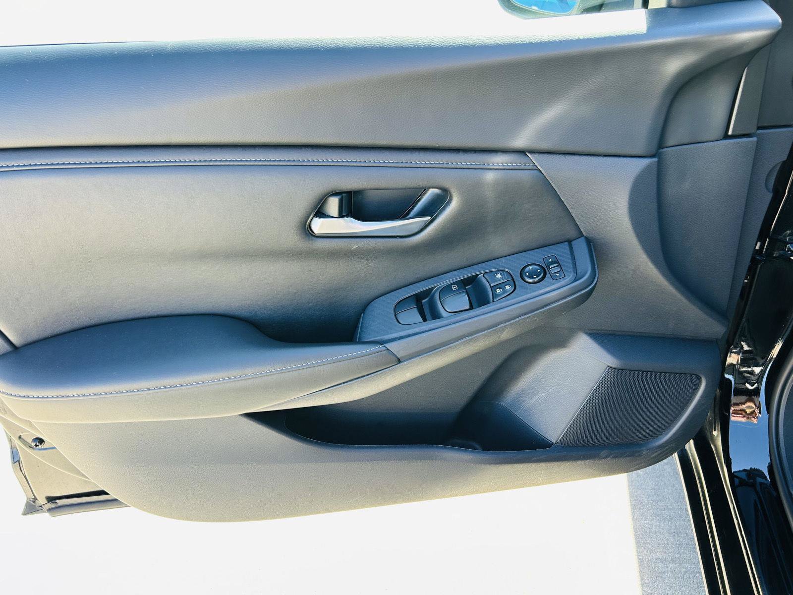 Used 2024 Nissan Sentra SV FWD image 8