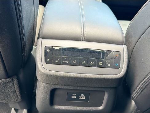 Used 2023 Nissan Pathfinder SL w/ SL Premium Package AWD/4WD image 28