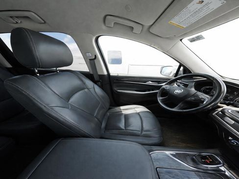 Used 2018 Buick Enclave Essence FWD image 12
