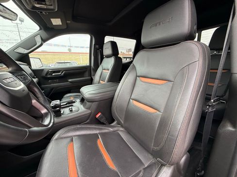 Used 2024 GMC Sierra 1500 AT4 w/ Technology Package AWD/4WD image 10