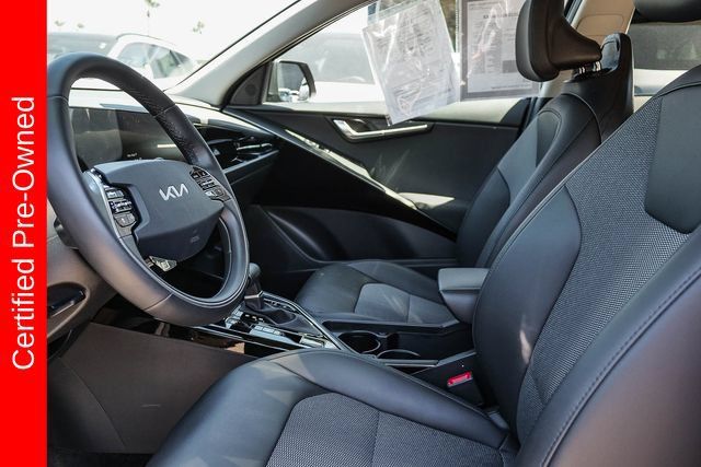 Certified 2025 Kia Niro EX FWD image 18