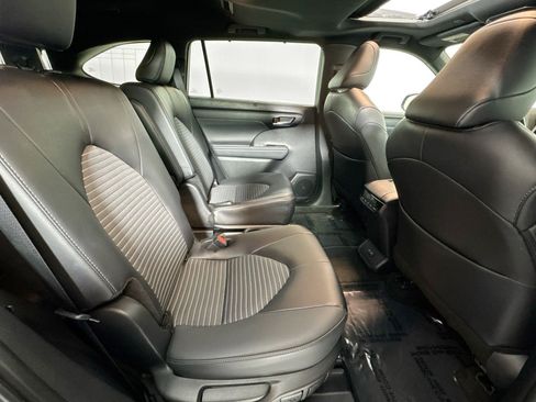 Used 2025 Toyota Highlander XSE AWD/4WD image 26