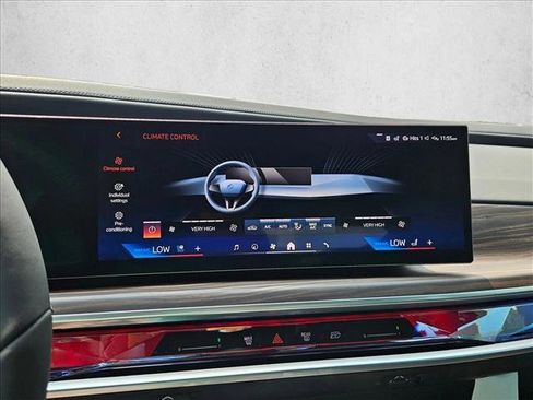 New 2025 BMW 760i xDrive w/ Executive Package image 17
