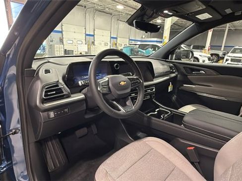 New 2026 Chevrolet Traverse LT w/ Sun and Wheel Package image 9