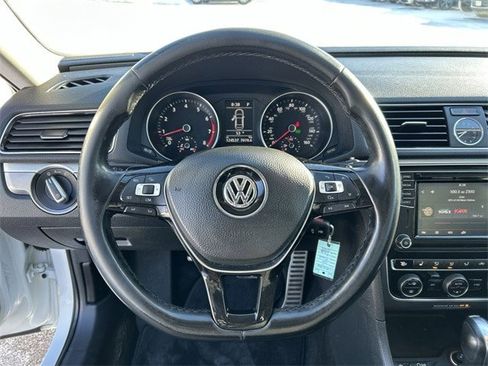 Used 2017 Volkswagen Passat 1.8T R-Line image 18