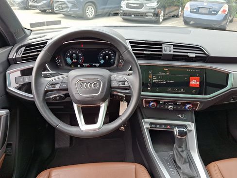 Used 2025 Audi Q3 2.0T Premium AWD/4WD image 12