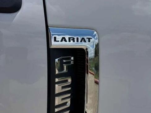 Used 2019 Ford F250 Lariat w/ Lariat Ultimate Package AWD/4WD image 10