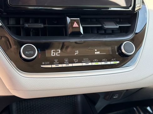 Used 2025 Toyota Corolla LE FWD image 25
