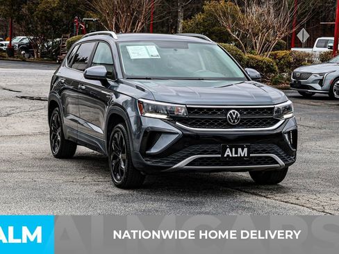 Used 2022 Volkswagen Taos SE image 4