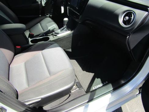 Used 2017 Toyota Corolla LE FWD image 10