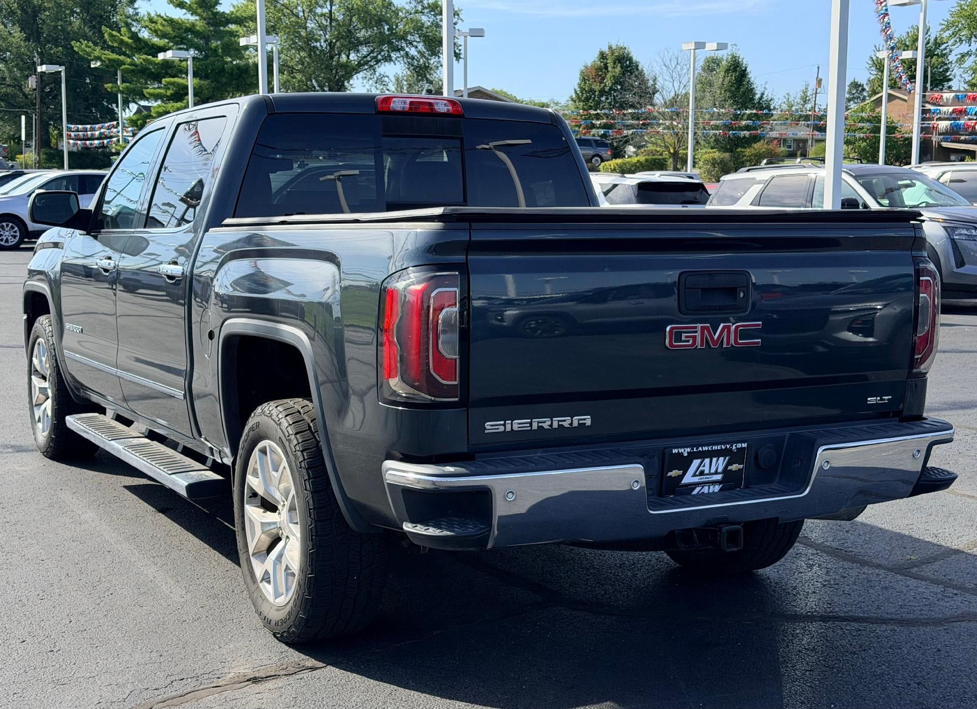 Used 2017 GMC Sierra 1500 SLT w/ SLT Premium Package AWD/4WD image 7